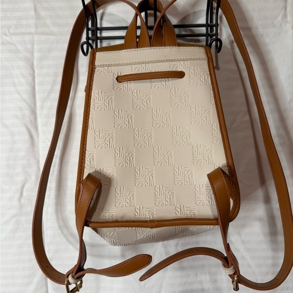 Steve Madden Elegant Tan and Cream Women\'s Backpack NWOT - Never Used main image 4